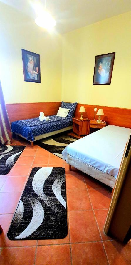 100 Eves Fogado Bed and Breakfast Szatymaz Buitenkant foto