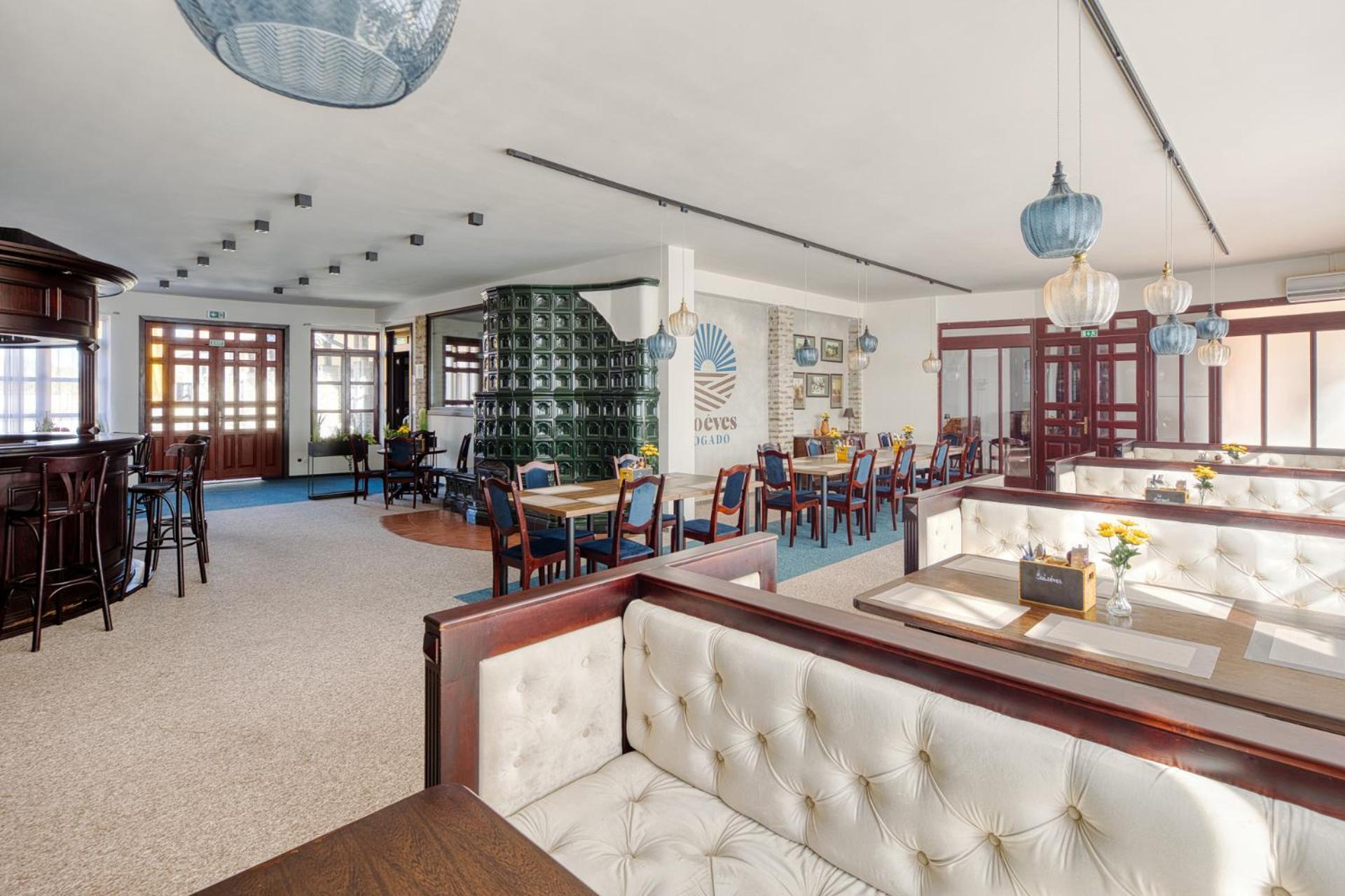 100 Eves Fogado Bed and Breakfast Szatymaz Buitenkant foto